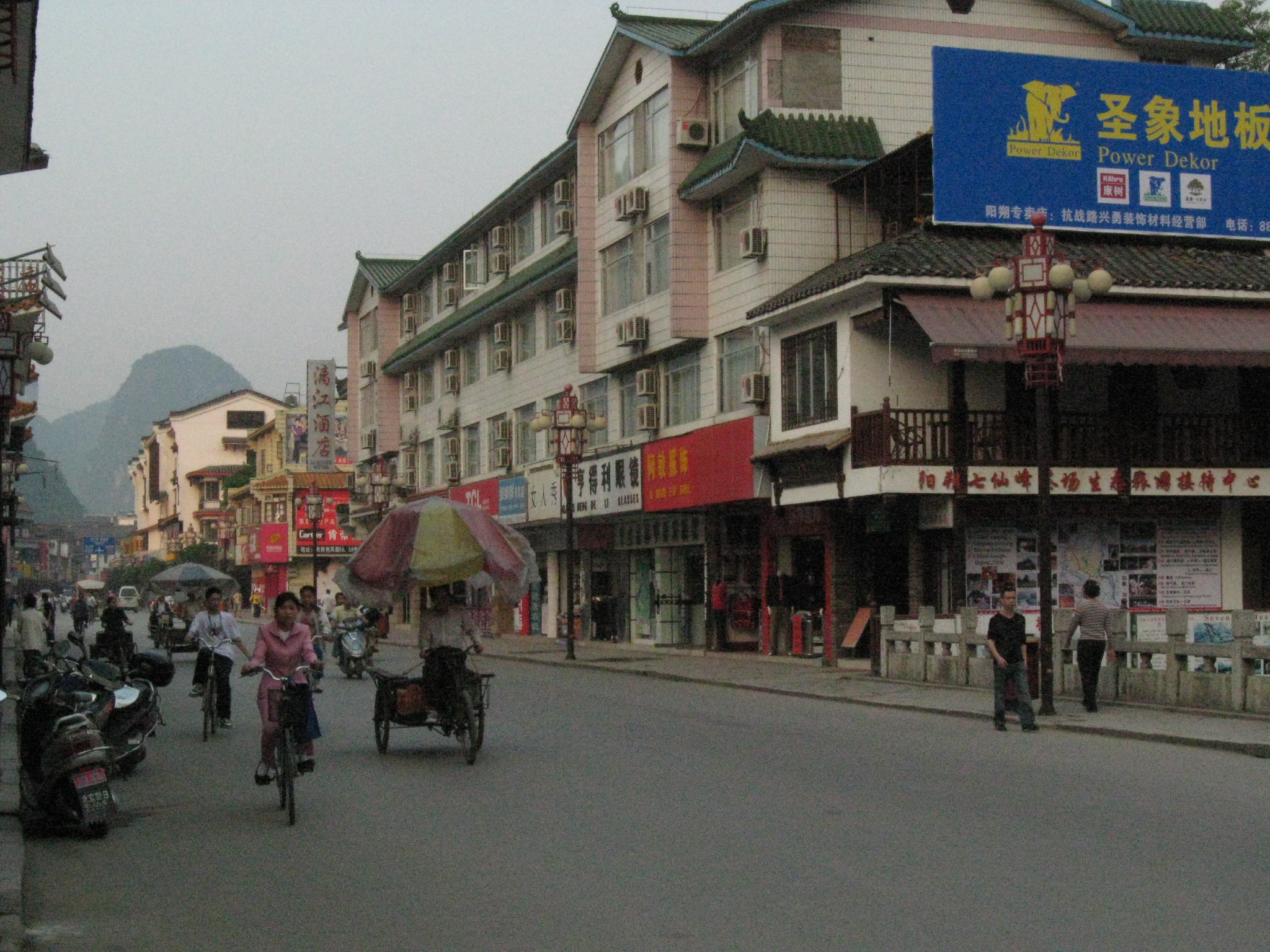 Yangshuo - China - LeahAndMark.com