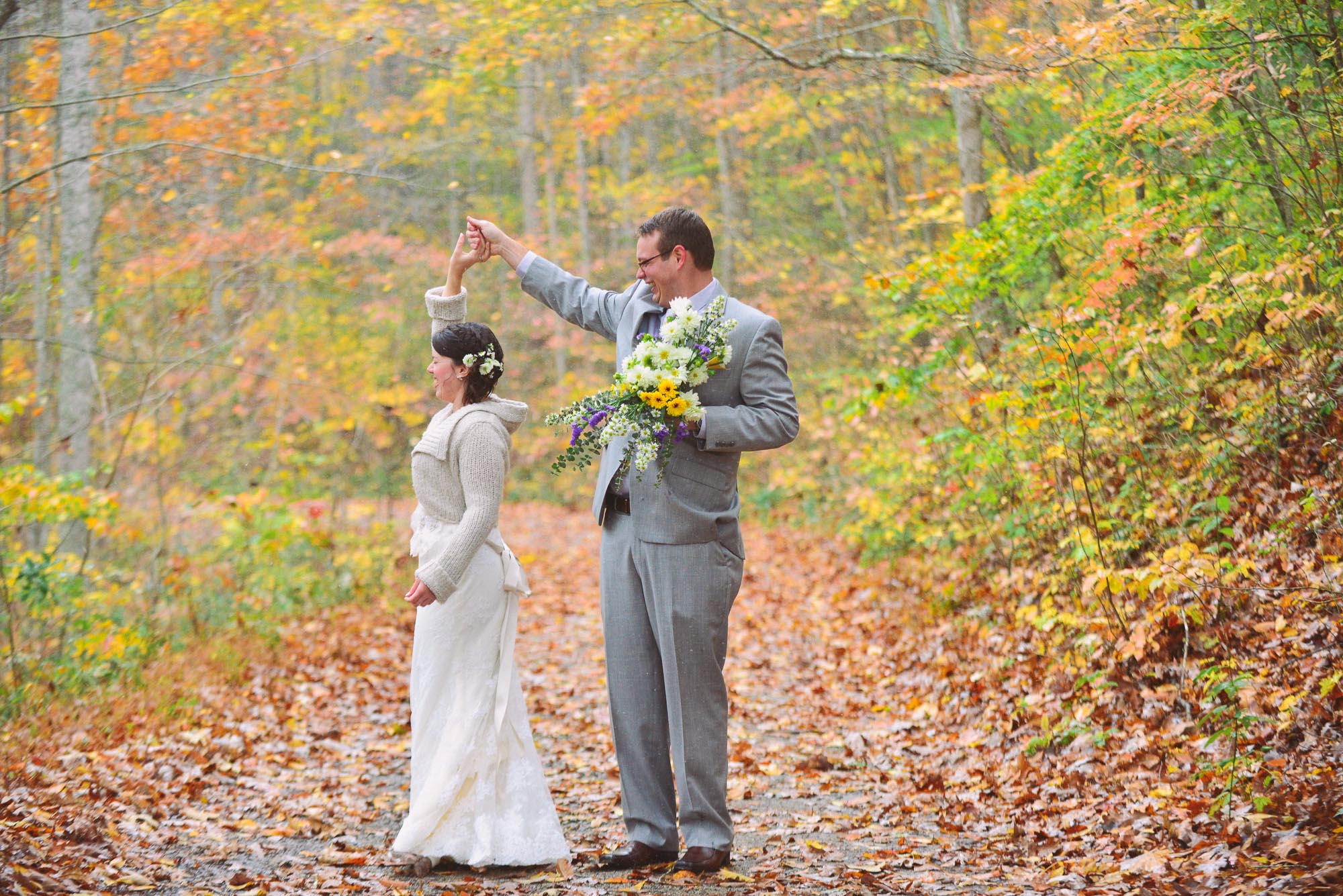 Sugarboo Farms | Wedding Photographer | LeahAndMark & Co. | First Look