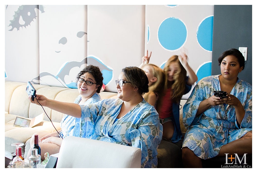 bridesmaids don't look stressed on this relaxed wedding day timeline 